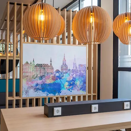 Otel City-ost