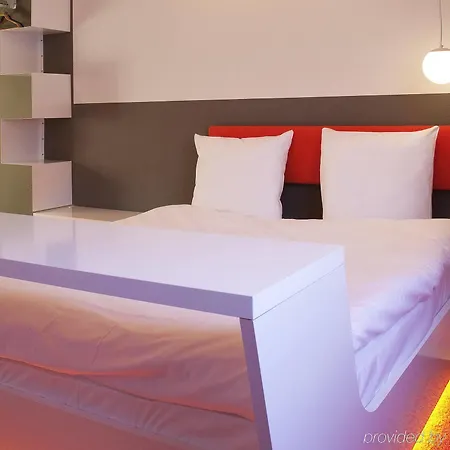 Otel City-ost